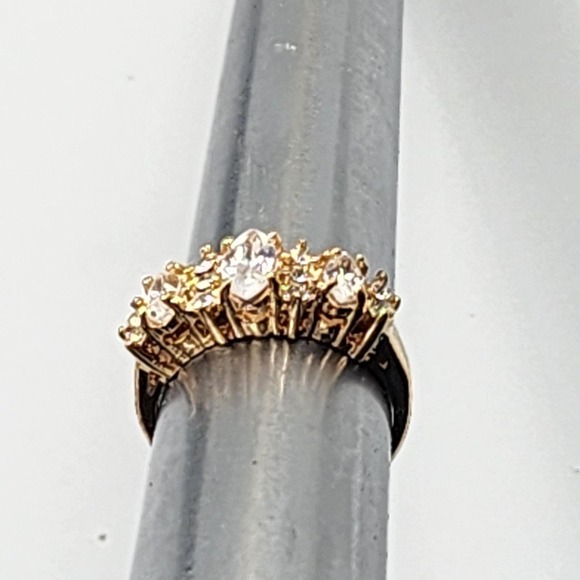 Vintage 1970s Vargas Mfg. Co. Stamped 18KT G.E. Rhinestone Cocktail Ring Sz 6.75 - Picture 3 of 5
